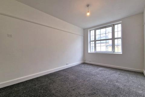 2 bedroom flat to rent, TRIUMPH COURT, LU1