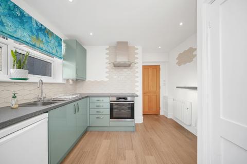 2 bedroom apartment to rent, Station Road, London, E4