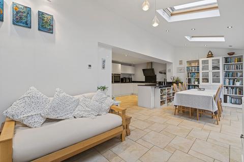 4 bedroom detached house for sale, Burghley Close, Market Harborough LE16
