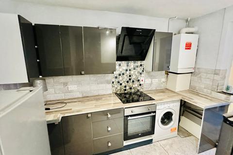 undefined, BEAUTIFUL 4 BED HOUSE | 3 TOILETS | AVAILABLE NOW , Loughton IG10