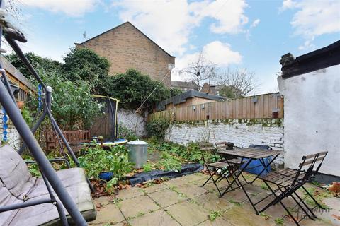 3 bedroom terraced house for sale, Westferry Road, Isle of Dogs, E14