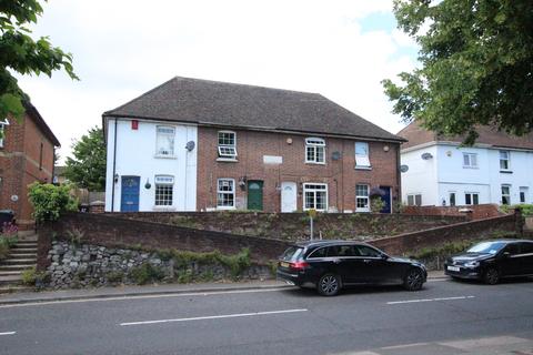 2 bedroom terraced house to rent, New Hythe Lane, Larkfield ME20