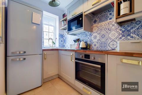 1 bedroom apartment for sale, Wavertree Court, Streatham Hill, London, SW2