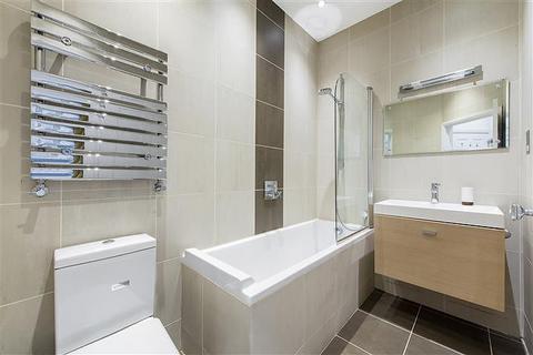 3 bedroom flat to rent, East Heath Road, London, NW3