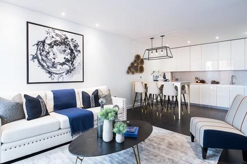 3 bedroom flat to rent, Charles Clowes Walk, London SW11