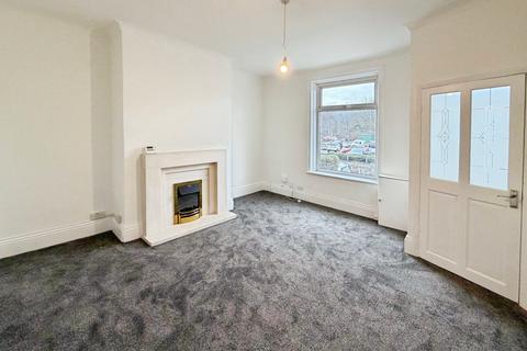 2 bedroom terraced house to rent, Bradford Road, West Yorkshire HD6