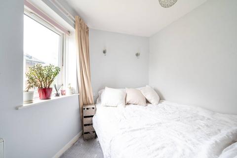 1 bedroom flat for sale, Priory court, Kingston, Kingston upon Thames, KT1
