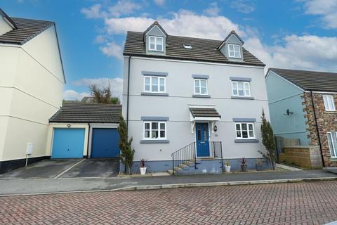 Hill Hay Close, Fowey, PL23