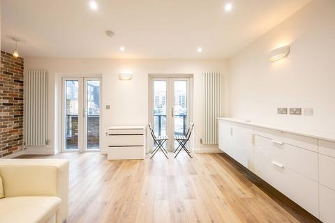 3 bedroom terraced house to rent, Mews Street, St Katharine Docks, London, E1W