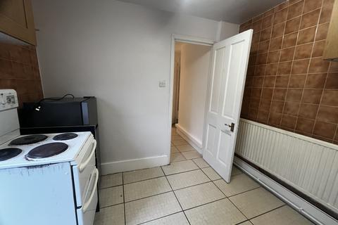 1 bedroom flat to rent, Colless Road, London N15