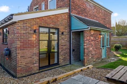 2 bedroom semi-detached house for sale, Mere Way, Cambridge, CB4