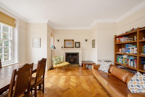 2 bedroom flat for sale, Templewood Avenue, London, NW3