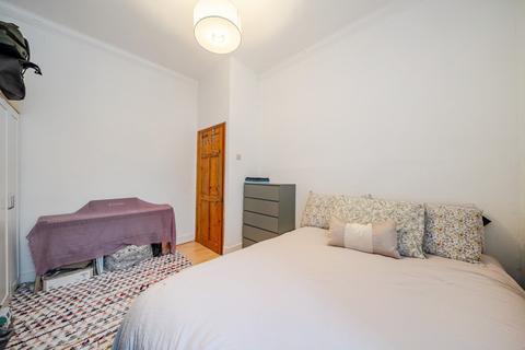 2 bedroom flat to rent, Fulham Palace Road, Fulham, London, SW6