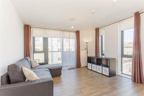 3 bedroom flat to rent, Santa Maria Court, Stepney Green, E1