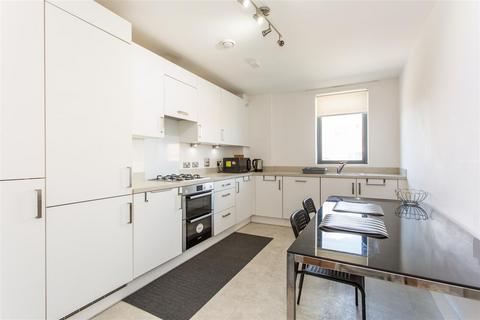 3 bedroom flat to rent, Santa Maria Court, Stepney Green, E1