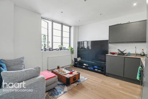 1 bedroom flat for sale - Maybank Road, South Woodford