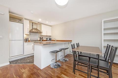 2 bedroom flat to rent, Quaker Street, Shoreditch, E1