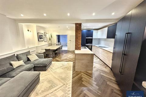 4 bedroom semi-detached house for sale, Walfield Avenue, London N20