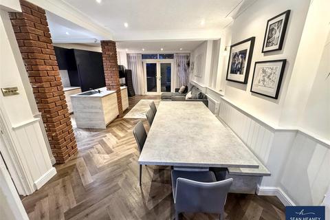 4 bedroom semi-detached house for sale, Walfield Avenue, London N20