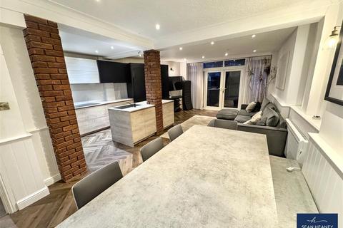 4 bedroom semi-detached house for sale, Walfield Avenue, London N20