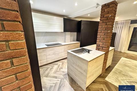 4 bedroom semi-detached house for sale, Walfield Avenue, London N20