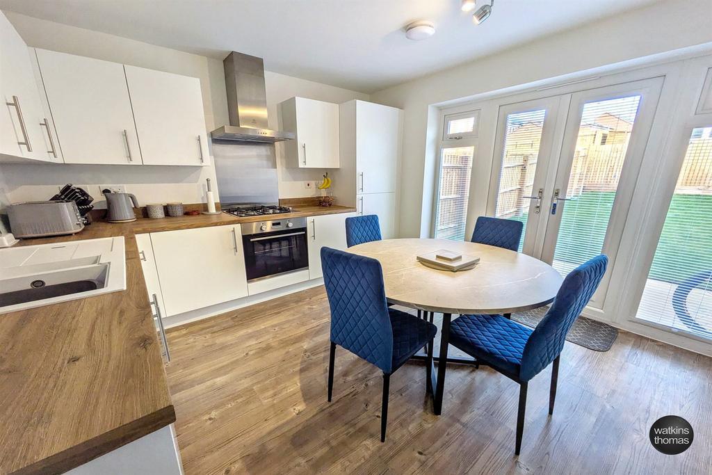 Kitchen dining room