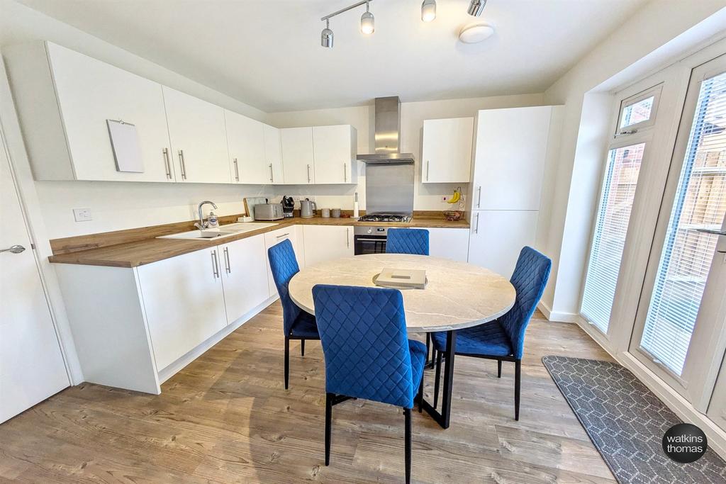 Kitchen dining