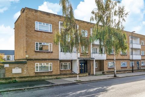 2 bedroom flat for sale, Avignon Road, Brockley, London, SE4