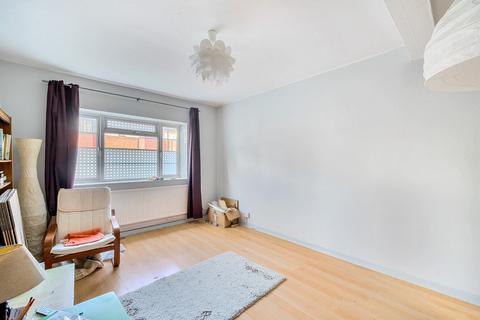 2 bedroom flat for sale, Avignon Road, Brockley, London, SE4