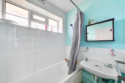 2 bedroom flat for sale, Avignon Road, Brockley, London, SE4