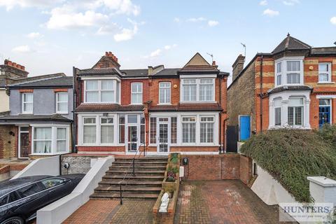 3 bedroom end of terrace house for sale, Howarth Road, Abbey Wood