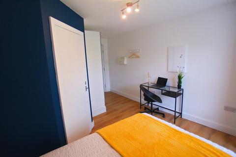 1 bedroom in a house share to rent, 12 Lord Street, Halifax