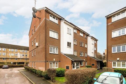 2 bedroom flat to rent, Goodwin Close, London SE16
