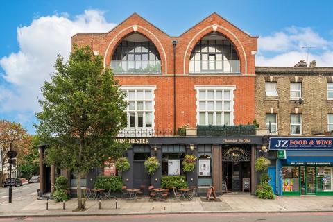 2 bedroom flat for sale, Archway Road, London N6