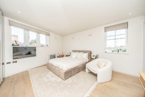 2 bedroom flat for sale, Archway Road, London N6