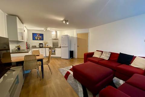2 bedroom flat to rent, London SW8