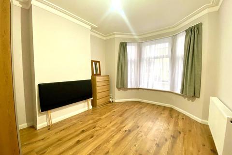 4 bedroom terraced house to rent, London SW17