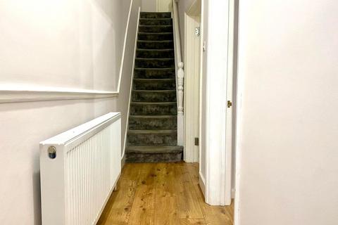 4 bedroom terraced house to rent, London SW17