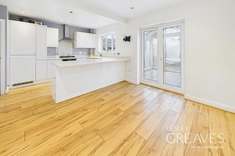 3 bedroom townhouse for sale, Linden Place, Mapperley Plains, Nottingham