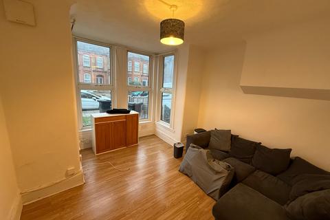 1 bedroom terraced house to rent, Valentines Road, Ilford, Essex, IG1