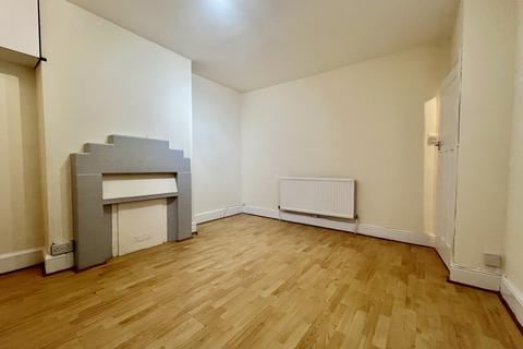 2 bedroom apartment to rent, Cannon Lane, Pinner HA5