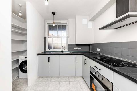 3 bedroom flat to rent, Aspen Gardens, London W6