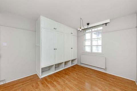 3 bedroom flat to rent, Aspen Gardens, London W6