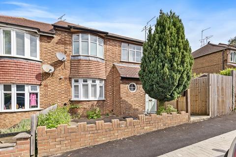 2 bedroom flat to rent, Oak Avenue, London N10