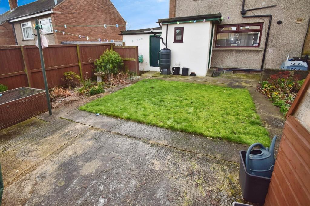 9e9df4d2-Garden 201