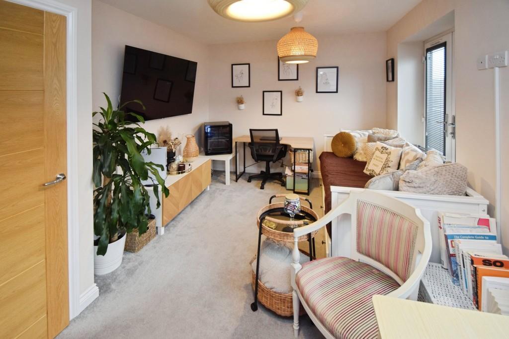 977ca57d-Bedroom 203