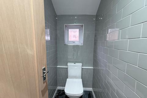 1 bedroom in a house share to rent, Room 2 , 1 Luther Street