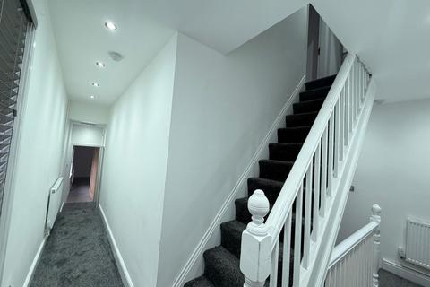 1 bedroom in a house share to rent, Room 2 , 1 Luther Street