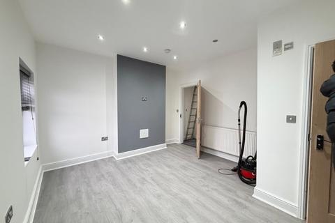 1 bedroom in a house share to rent, Room 3 , 1 Luther Street