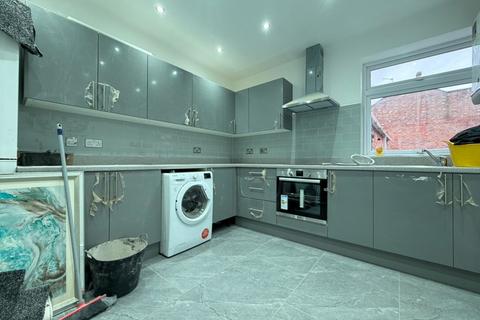 1 bedroom in a house share to rent, Room 3 , 1 Luther Street